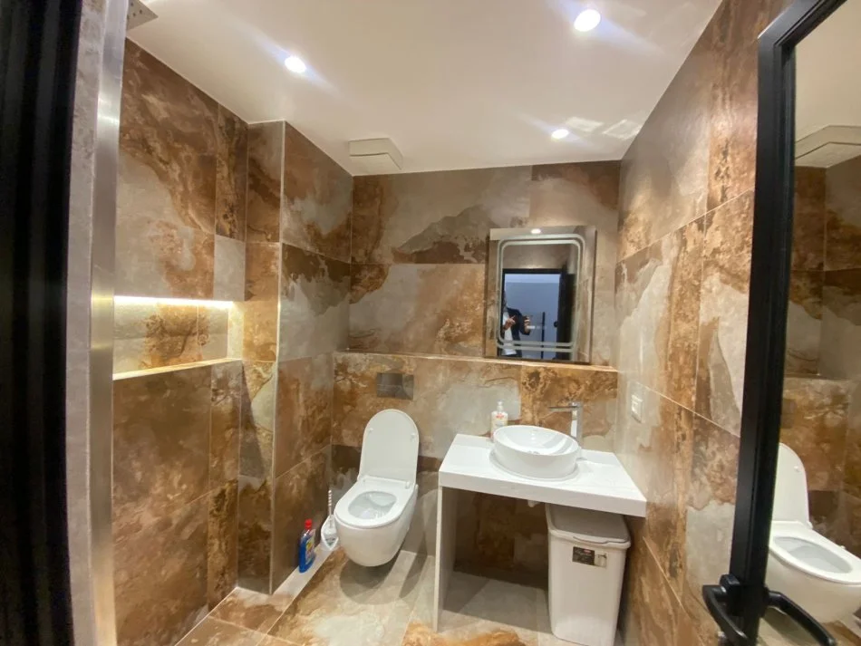 Tirane, jap me qera apartament 1+1 Kati 9, 65 m² 650 € (Rruga e Dibrës)