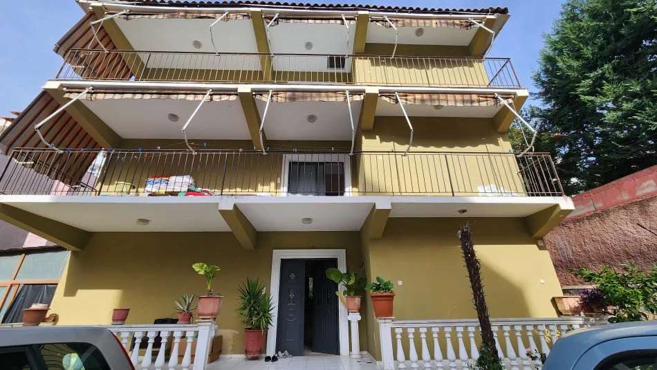 Tirane, shitet Vile 3 Katshe Kati 3, 533 m² 480.000 € (Fresk)