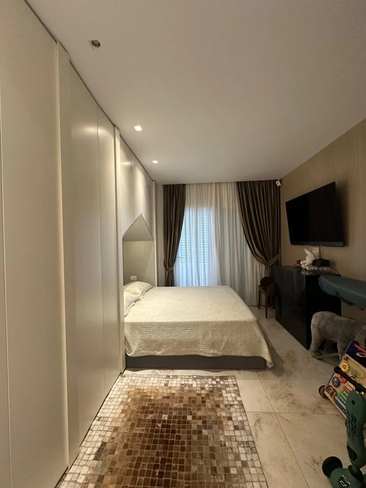 Tirane, shitet apartament 2+1 , 117 m² 280.000 € (Liqeni Thate)