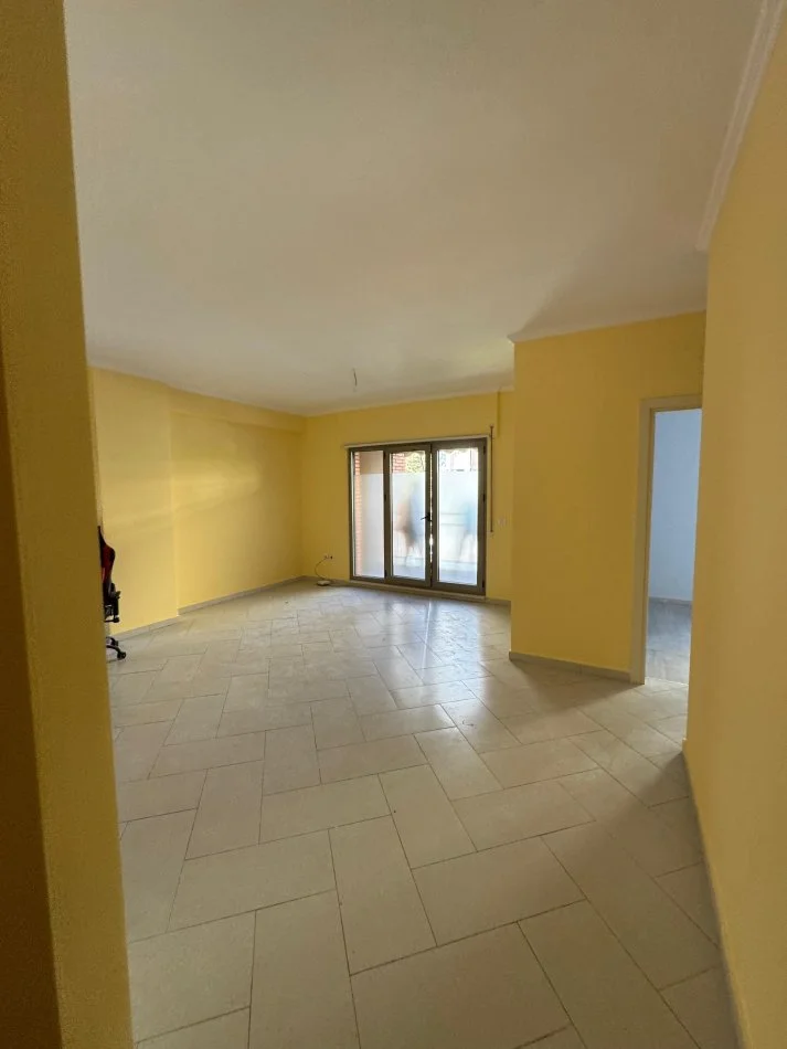 Tirane, jepet me qera apartament 2+1 Kati 1, 100 m² 800€ (Delijorgji)