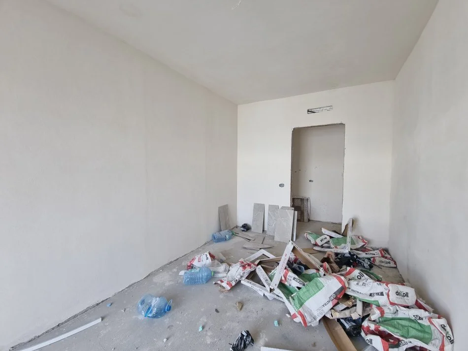 Tirane, shitet apartament 2+1+Ballkon Kati 6, (Xhanfize keko)