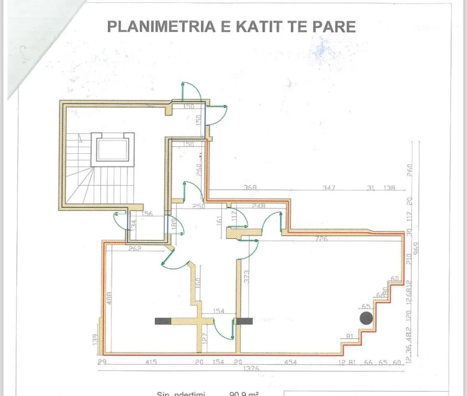 Tirane, jepet me qera ambjent biznesi Kati 1, 100 m² 1.500 € (Stadiumi Dinamo)