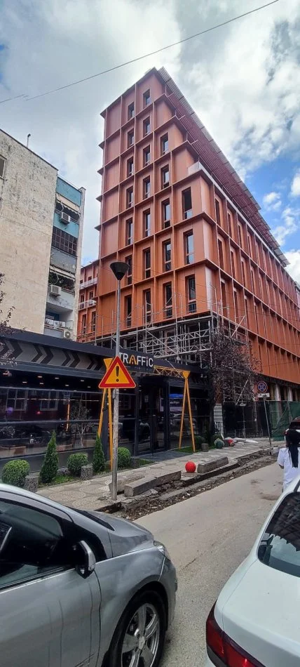 Tirane, shiten zyra apartamente, dyqane nga 35 m2, pranLsi - (Sami Frasheri)