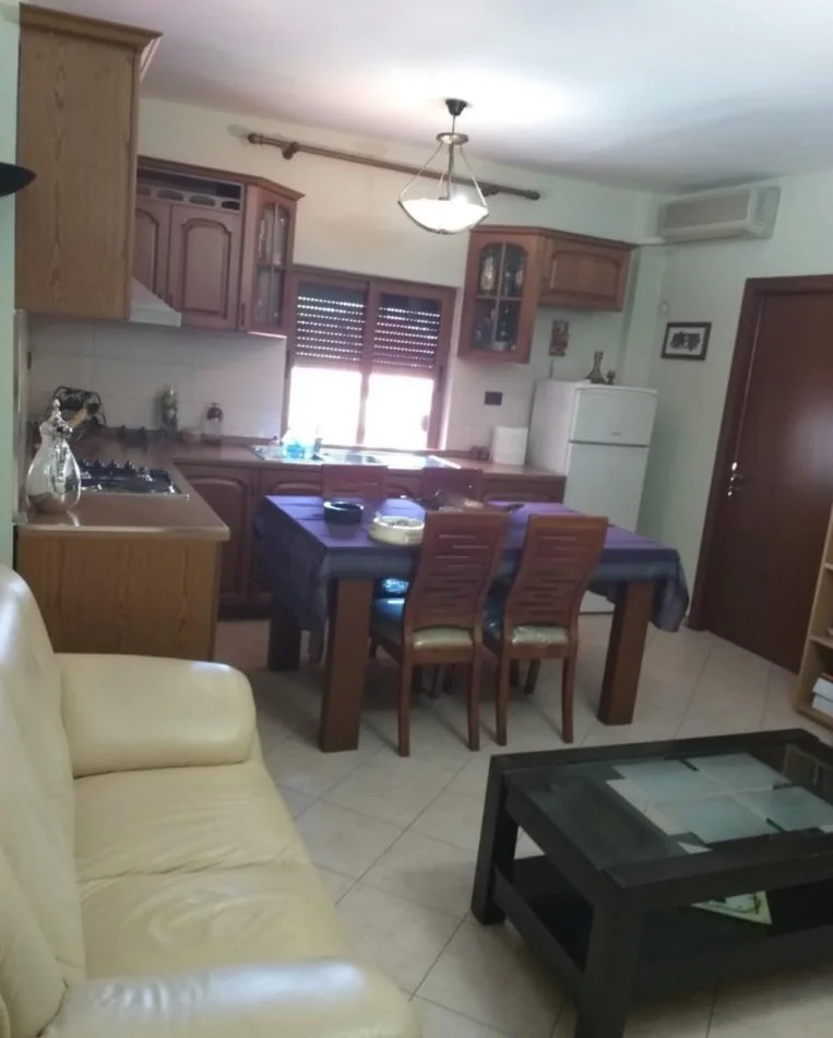 Tirane, shitet apartament 3+1 Kati 5, 80 m² 110.000 € 