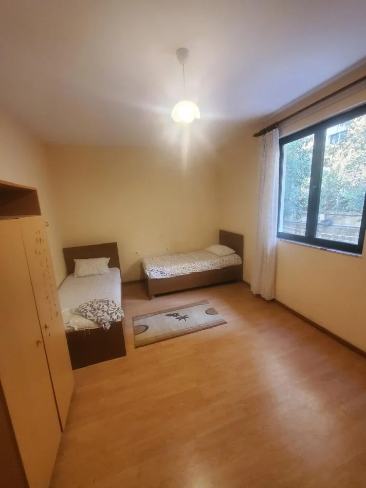 Tirane, jepet me qera Kat Vile 2+1 Kati 2, 150 m² 500€ (Komuna e Parisit, rruga"Sulejman Delvina")
