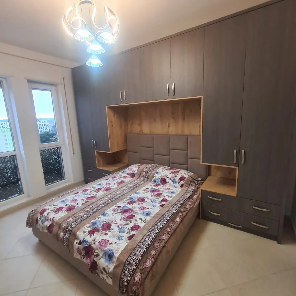 Shqiperi, jap me qera apartament 3+1+Ballkon Kati 8, 131 m² 750 € (Rruga e Dibrës)