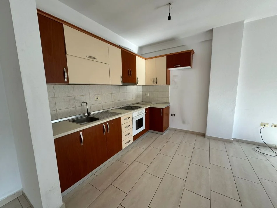 Tirane, shitet apartament 1+1 Kati 8, 64 m² 850.000 € (Besim Alla)