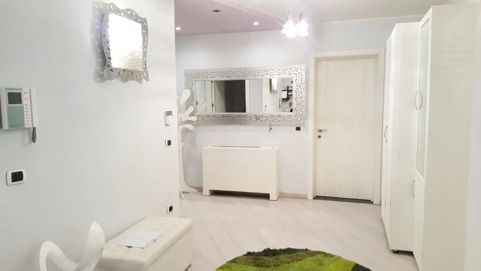 Tirane, jepet me qera apartament 3+1, Kati 2, 280 m² 3.000 €(Bllok)