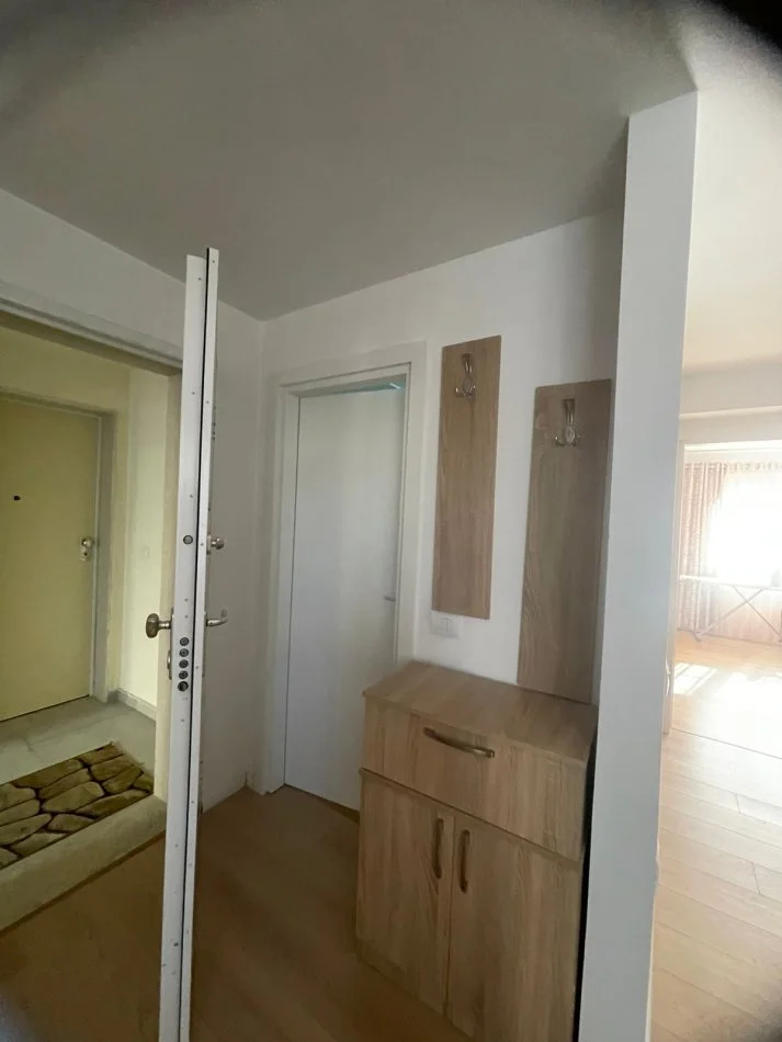 Tirane, jepet me qera apartament 1+1 Kati 1, 60 m² 450 € (Tregu elektrik)
