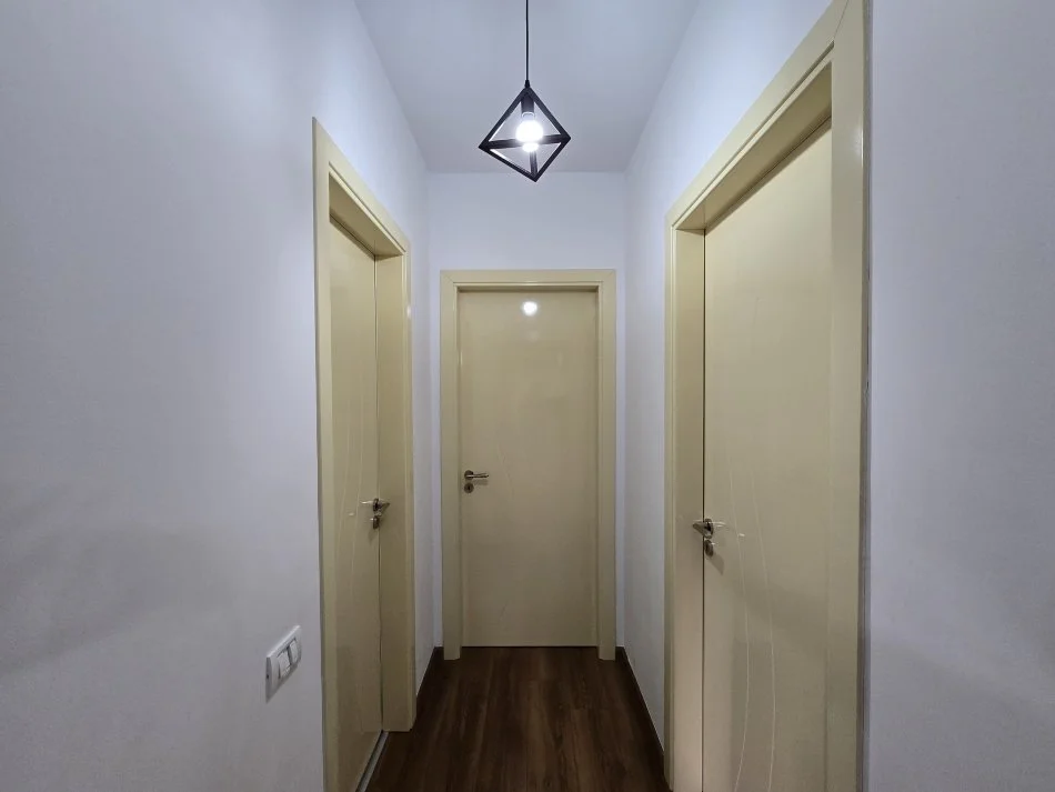 Tirane, shitet apartament 2+1+Ballkon Kati 2, 105 m² 190.000 € (Kopshti Botanik)