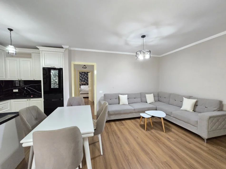 Tirane, shitet apartament 2+1+Ballkon Kati 2, 105 m² 190.000 € (Kopshti Botanik)