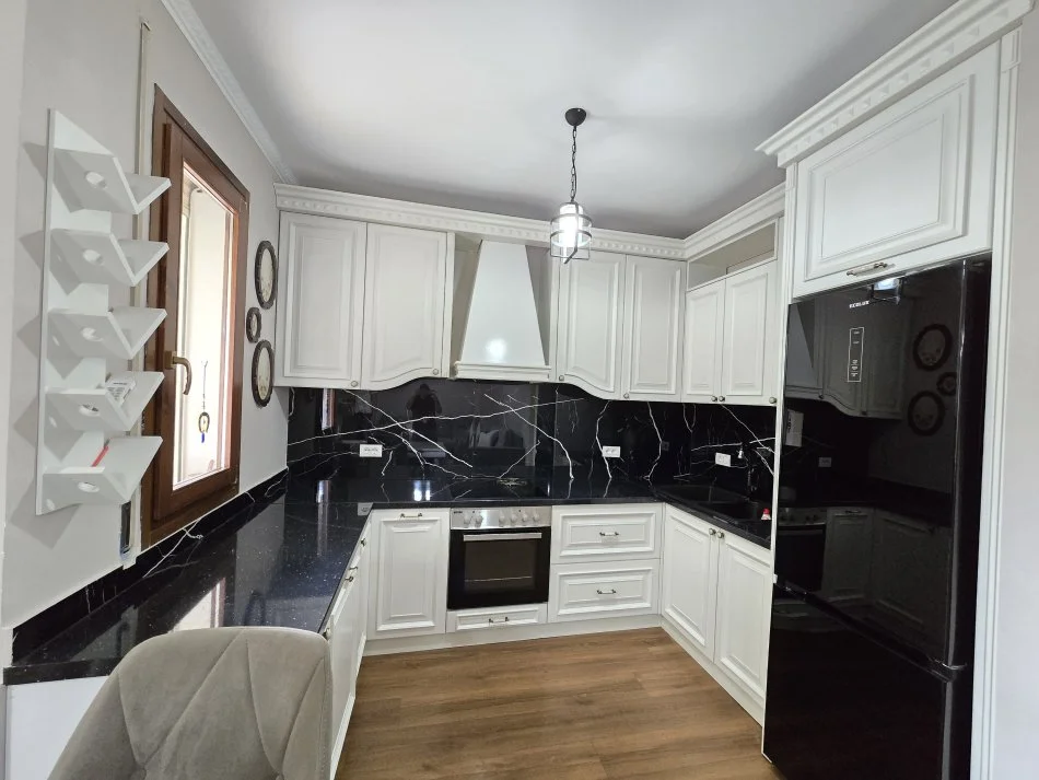 Tirane, shitet apartament 2+1+Ballkon Kati 2, 105 m² 190.000 € (Kopshti Botanik)