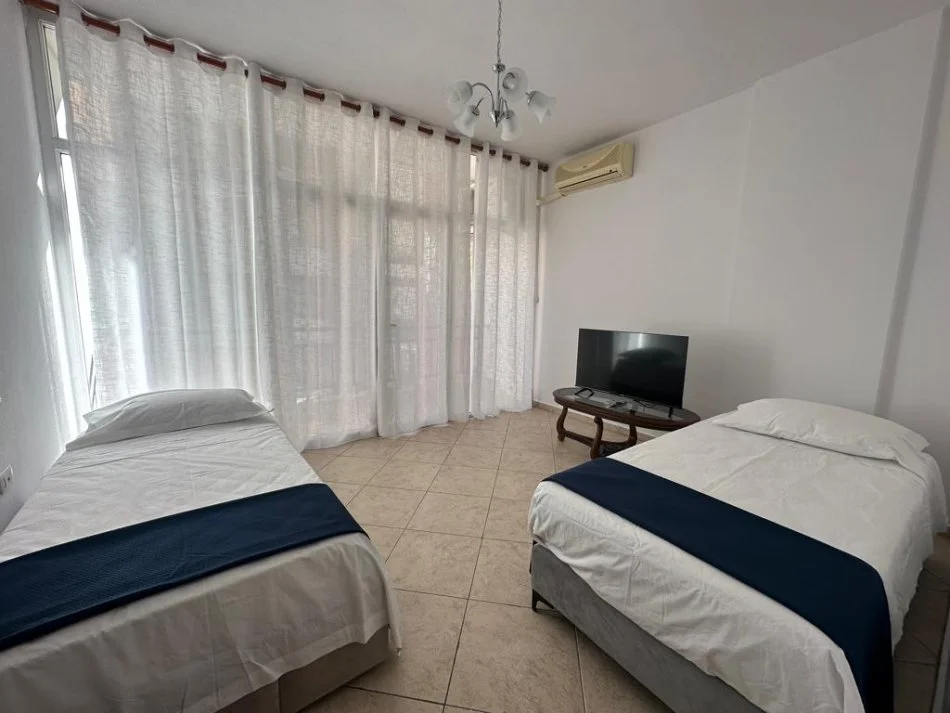 Tirane, jepet me qera apartament 2+1+Ballkon Kati 5, 89 m² 700 € (Floga)