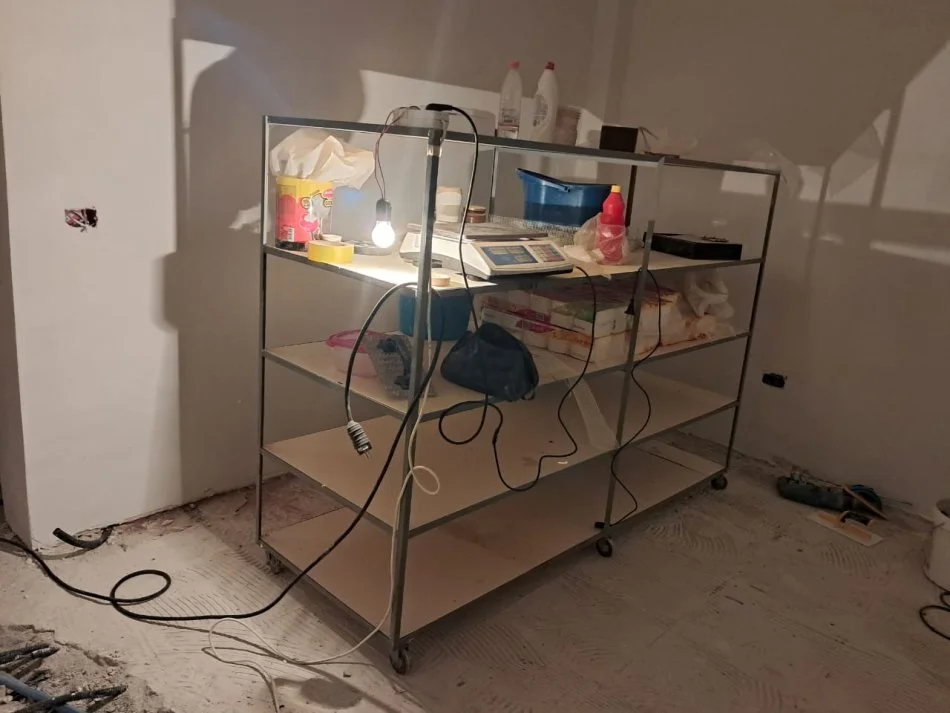 Tirane, shes Raft 220 €