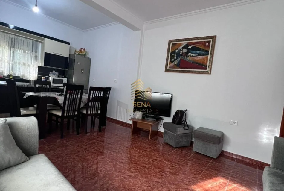 Tirane, jepet me qera Vile 2+1+Ballkon Kati 1, 90 m² 350 € (Laprake)