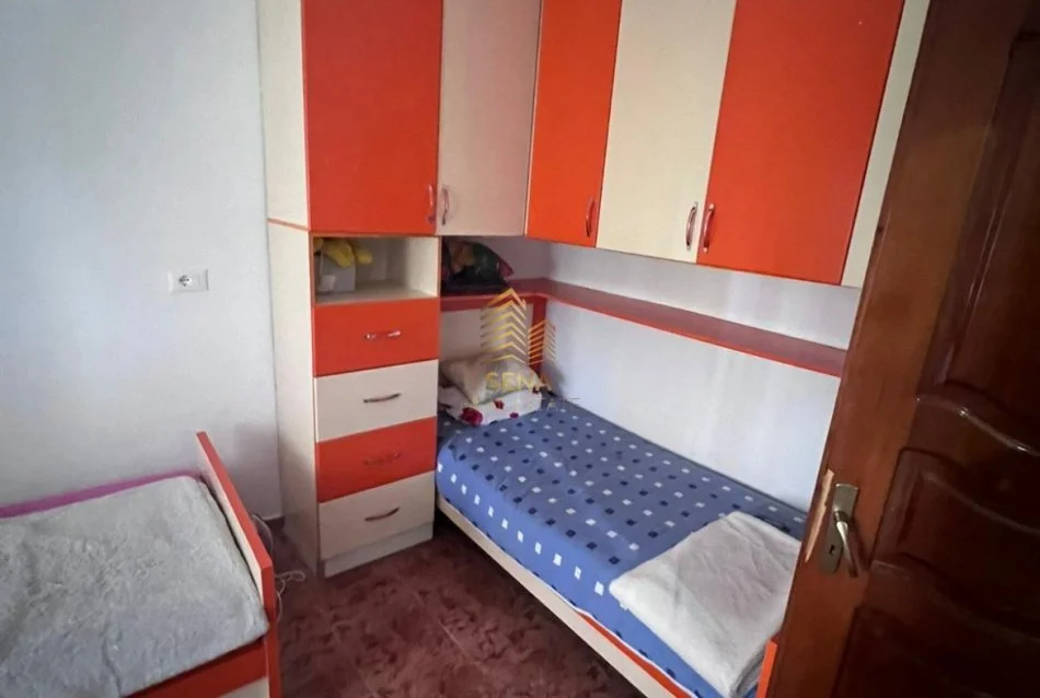 Tirane, jepet me qera Vile 2+1+Ballkon Kati 1, 90 m² 350 € (Laprake)