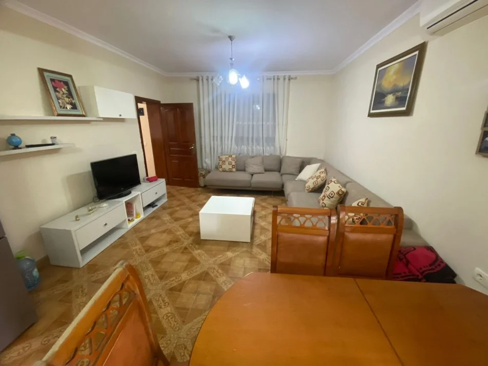 Tirane, jap me qera apartament+verande | Penthouse 2+1+Aneks+Ballkon Kati 2, 150 m² 450 € (Rruga Gergj Legisi)