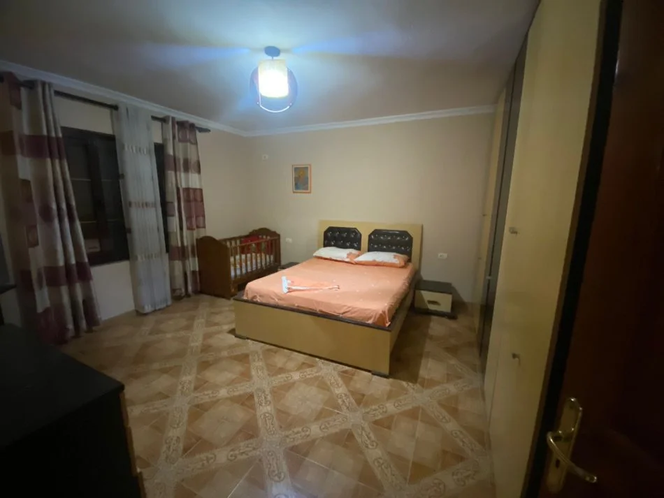 Tirane, jap me qera apartament+verande | Penthouse 2+1+Aneks+Ballkon Kati 2, 150 m² 450 € (Rruga Gergj Legisi)