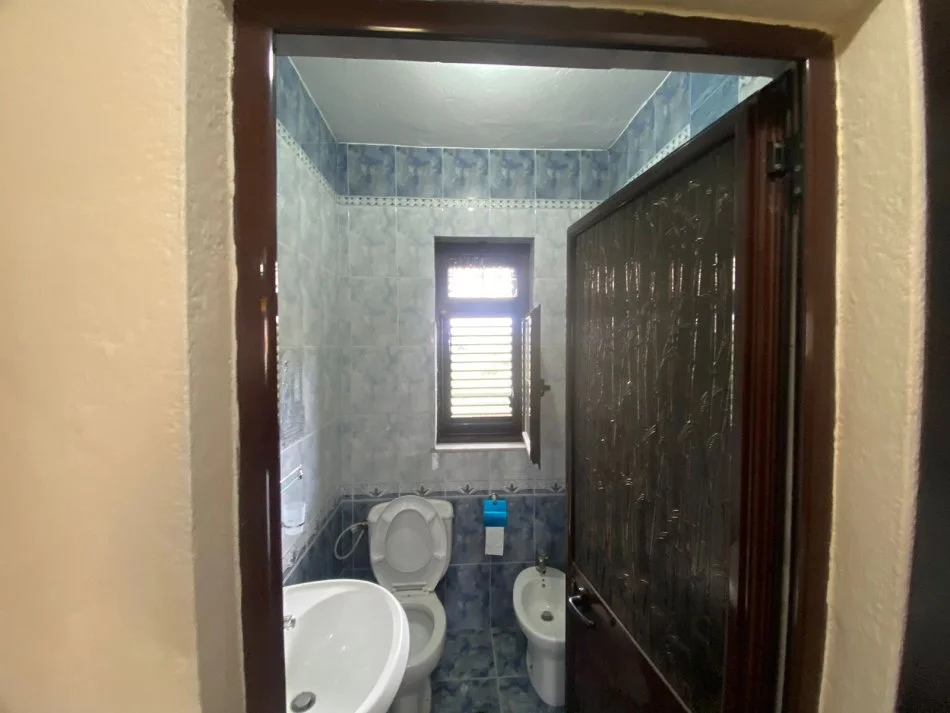 Tirane, jap me qera apartament+verande | Penthouse 2+1+Aneks+Ballkon Kati 2, 150 m² 450 € (Rruga Gergj Legisi)