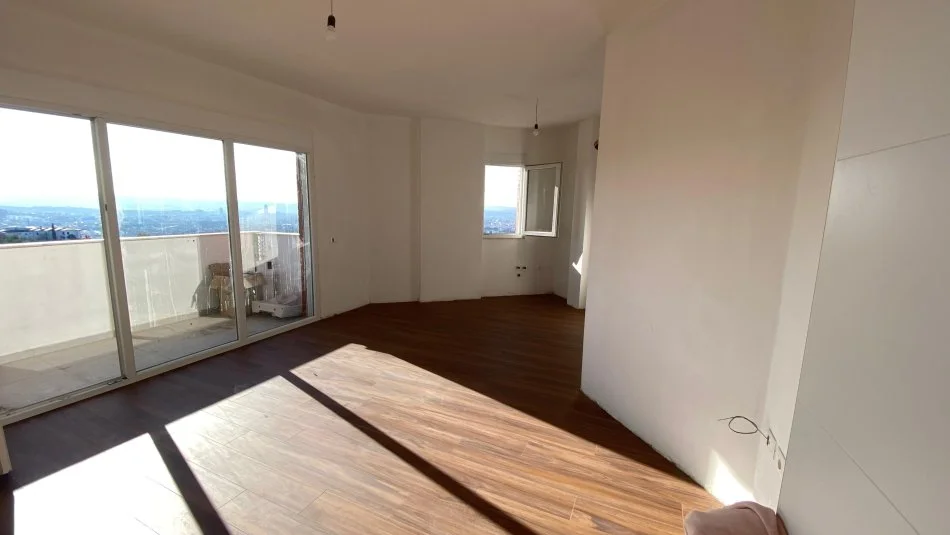 Tirane, jepet me qera apartament 1+1 Kati 3, 69 m² 350 € (fresku)