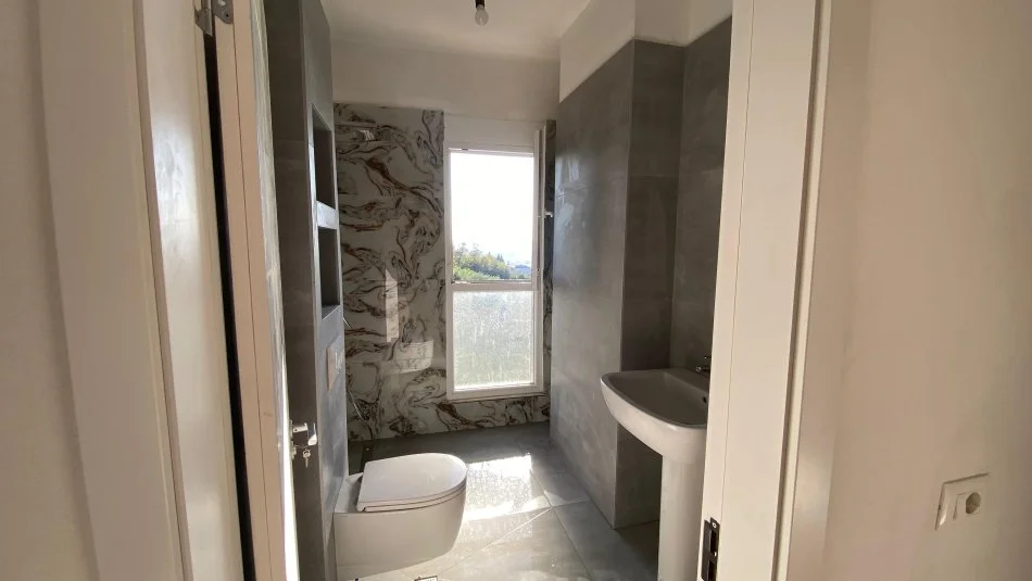 Tirane, jepet me qera apartament 1+1+Ballkon Kati 3, 69 m² 350 € (rruga e dajtit)