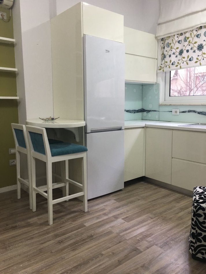 Tirane, jepet me qera apartament 1+1+Aneks+Ballkon, 40,000 Lekë, Kati 2, 62 m²
