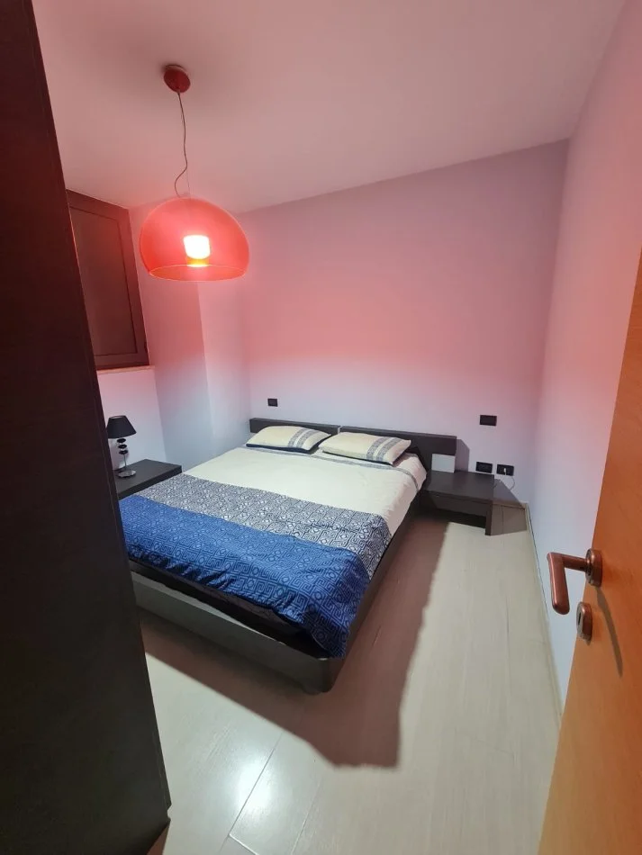 Tirane, jepet me qera apartament 1+1 Kati 7, 66 m² 700 € (Sheshi Wilson)