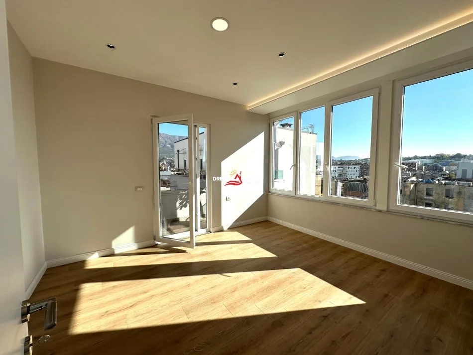 Tirane, shitet apartament 3+1+Ballkon Kati 5, 164 m² 260.000 € (Tek Xhamlliku - ID 4131411)