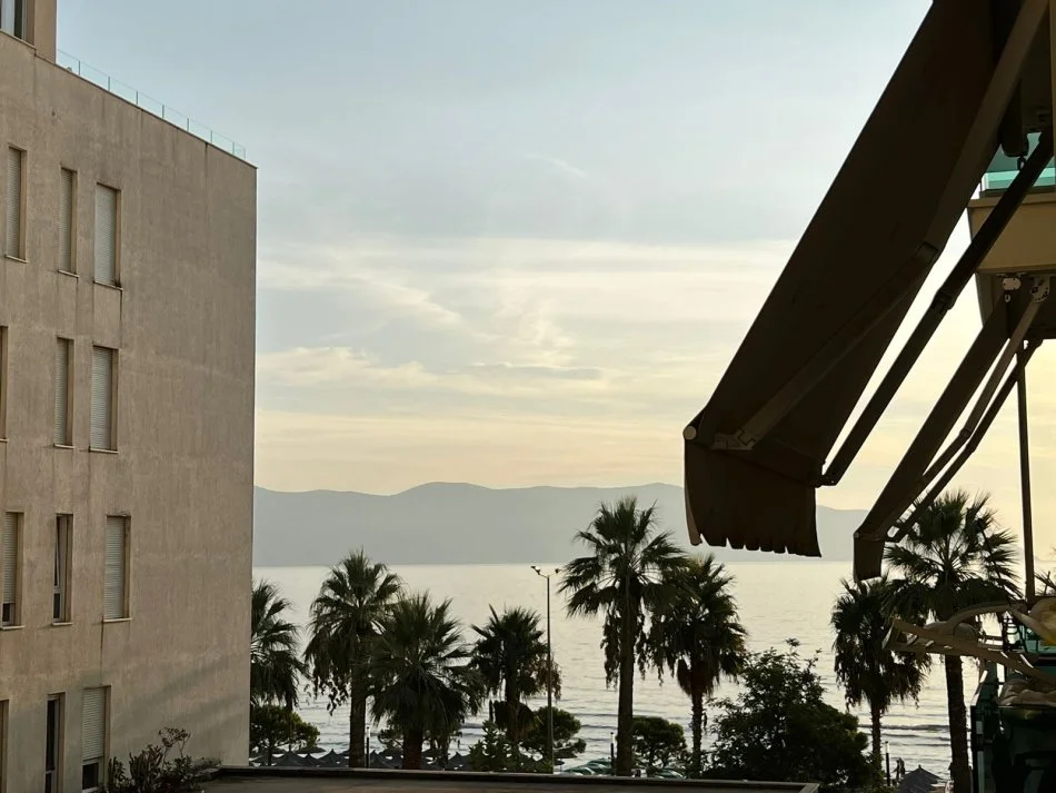 Vlore, jepet me qera 1+1+Ballkon Kati 3, 72 m² 400 € (Lungomare)