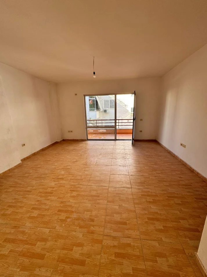 Tirane, shitet Kati 3, 132 m² 193.000 € (Kodra e diellit)