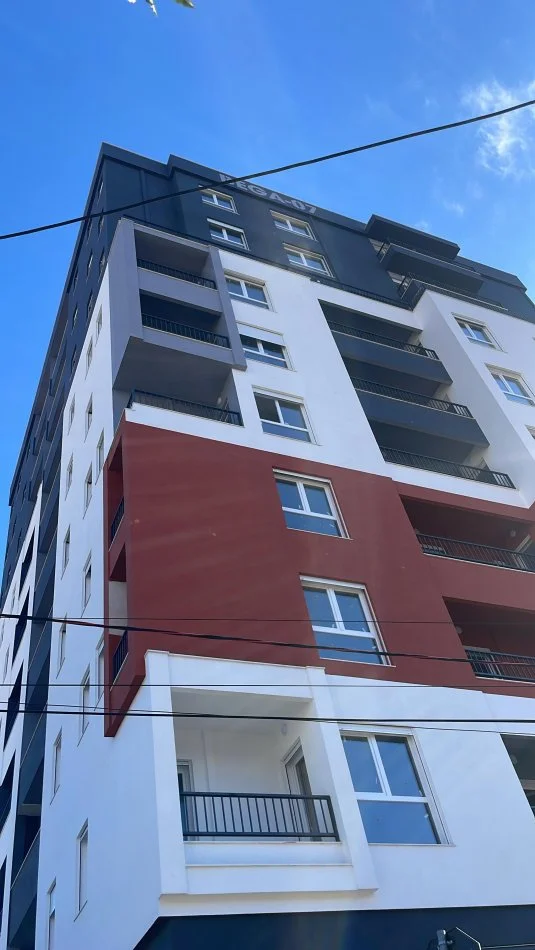 Tirane, shitet apartament 2+1+Ballkon Kati 7, 107 m² 145.000 € (5 Maj)