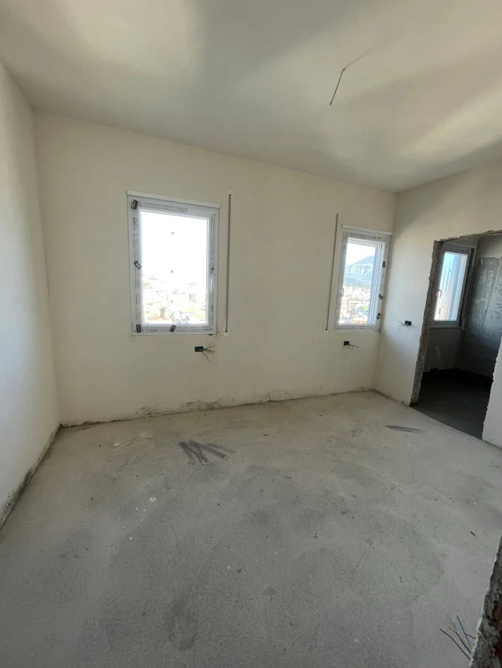 Tirane, shitet apartament 2+1+Ballkon Kati 7, 107 m² 145.000 € (5 Maj)