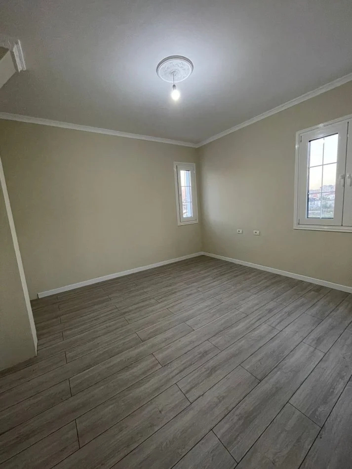 Tirane, shitet apartament 3+1 Kati 3, 162 m² (Kamez)