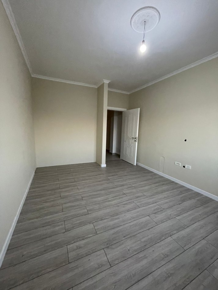Tirane, shitet apartament 3+1 Kati 3, 162 m² (Kamez)
