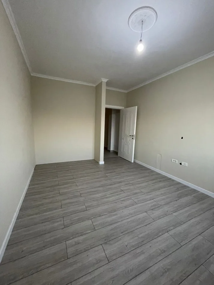 Tirane, shitet apartament 3+1 Kati 3, 162 m² (Kamez)