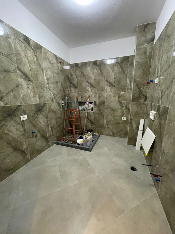 Tirane, shitet apartament 3+1 Kati 3, 162 m² (Kamez)