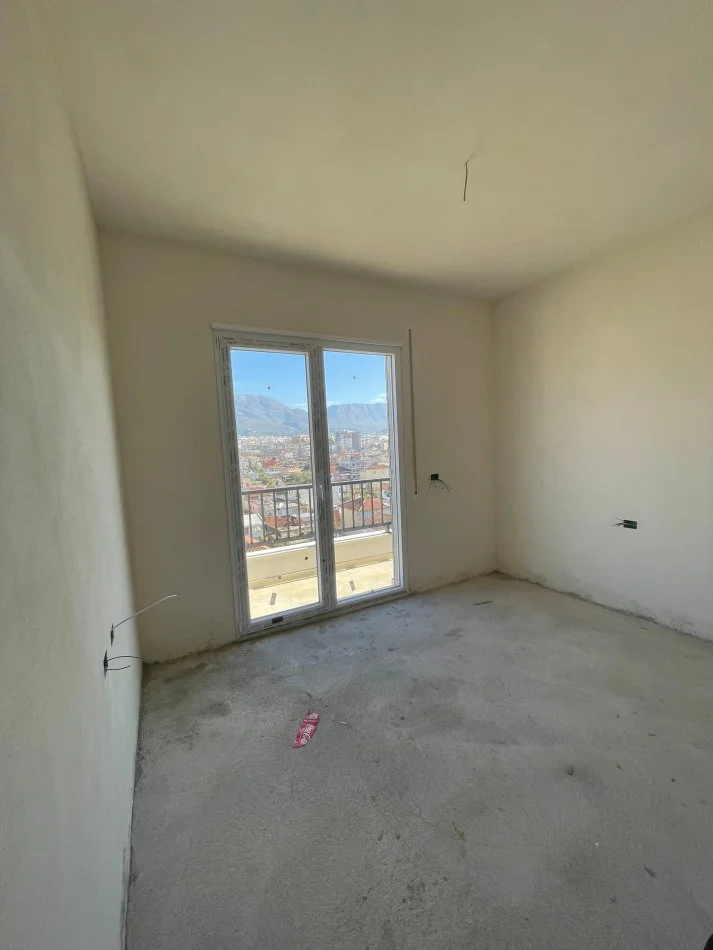 Tirane, shitet apartament 2+1+Ballkon Kati 7, 107 m² 145.000 € (5 Maj)