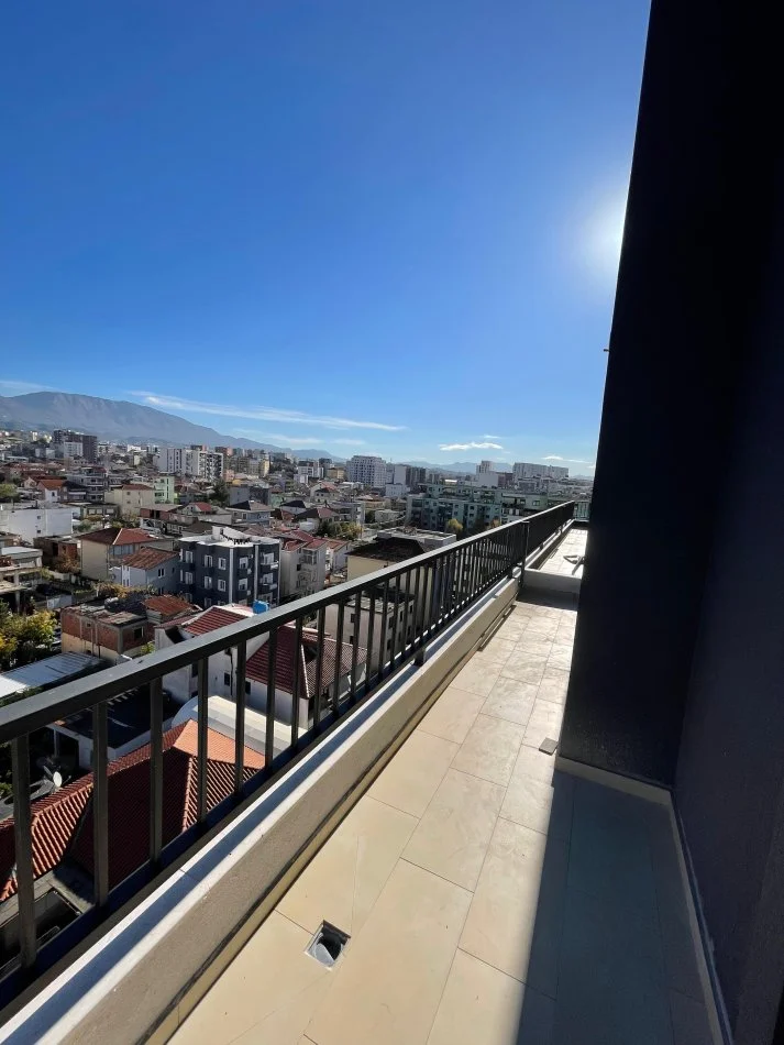 Tirane, shitet apartament 2+1+Ballkon Kati 7, 107 m² 145.000 € (5 Maj)