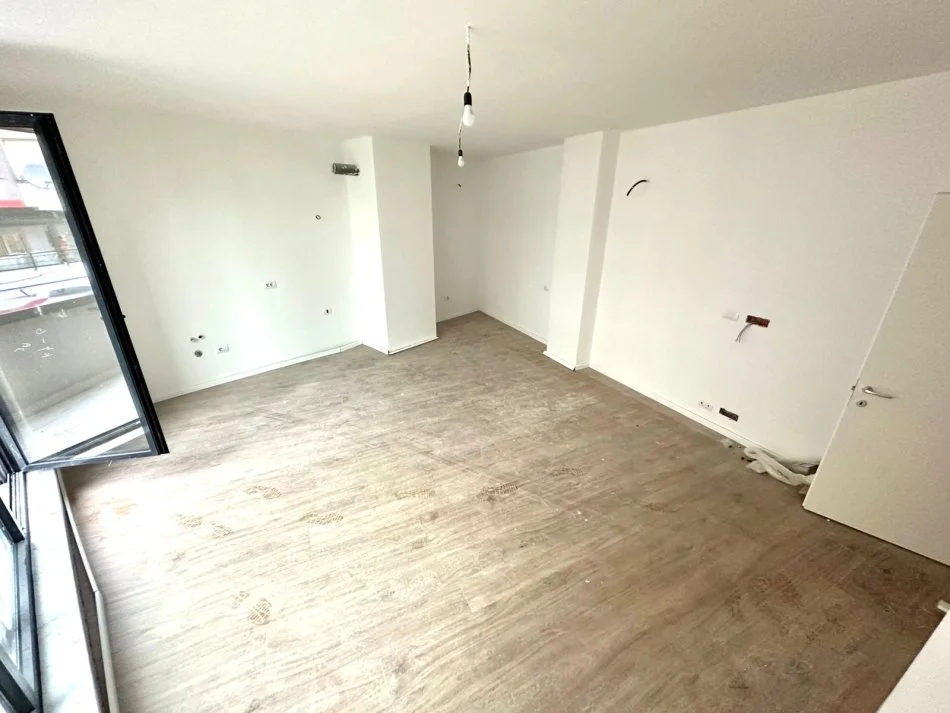 Tirane, shitet apartament 2+1+Ballkon Kati 3, 113 m² 247.500 € (Kopshti Zoologjik)