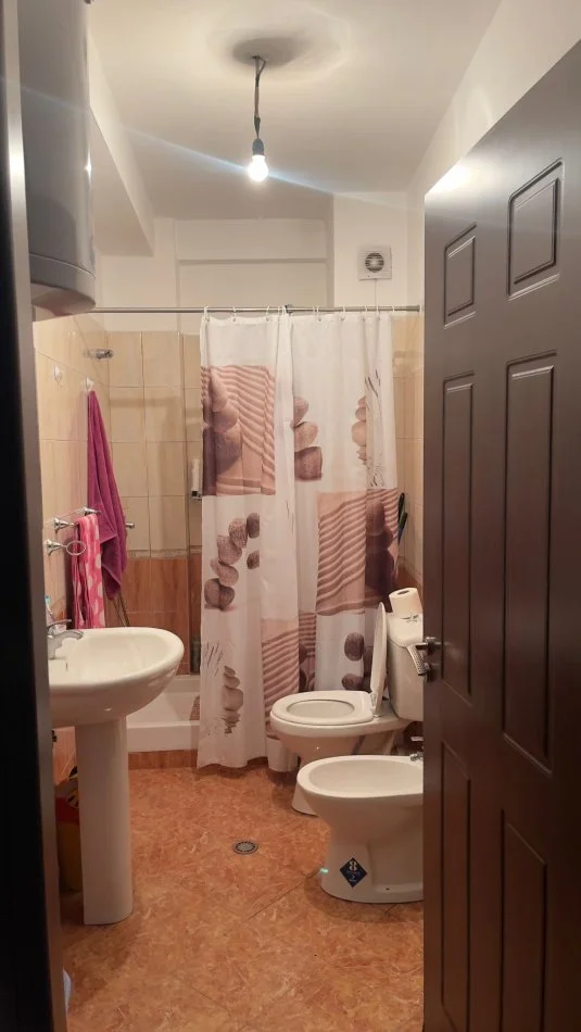 Tirane, jepet me qera apartament Kati 2, 54 m² 300 €