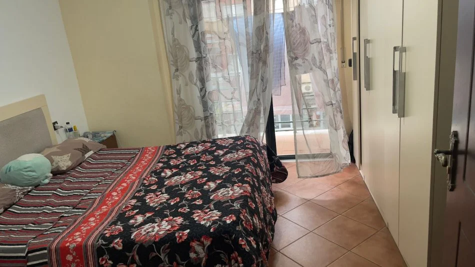 Tirane, jepet me qera apartament Kati 2, 54 m² 300 €