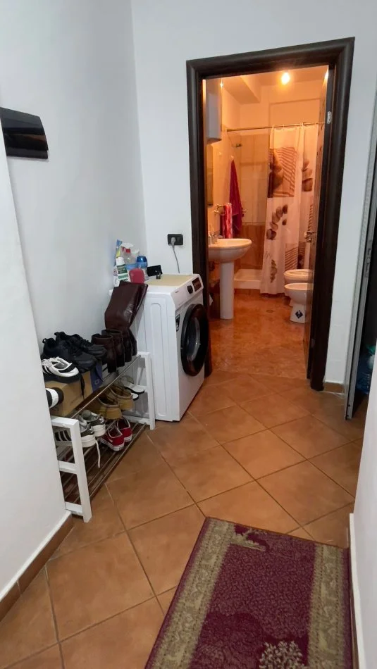 Tirane, jepet me qera apartament Kati 2, 54 m² 300 €