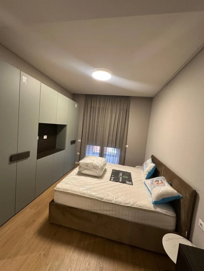 Tirane, jepet me qera apartament 2+1+Ballkon Kati 6, 125 m² 1.200 € (Kompleksi Delijorgji, Rruga e Kavajes)