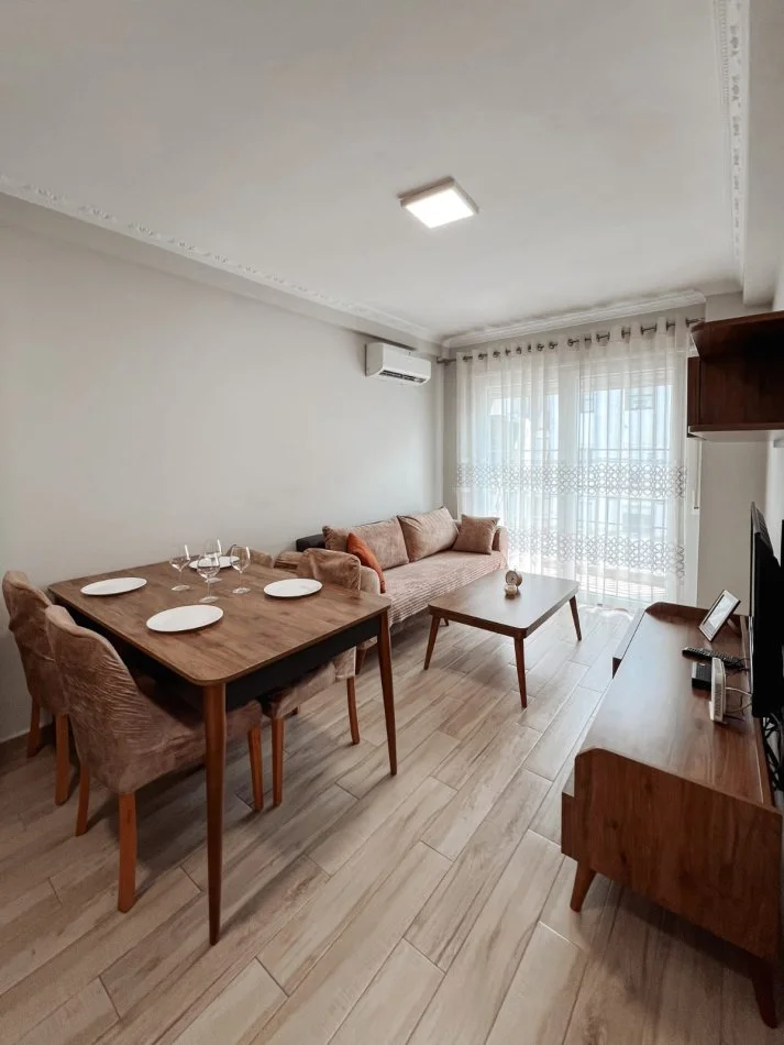 Tirane, jepet me qera apartament 1+1+Ballkon Kati 6, 63 m² 550 € (Rruga 5 Maji)