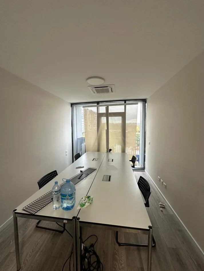 Tirane, jepet me qera zyre Kati 2, 122 m² 1.200 € (Rruga e Kosovareve)