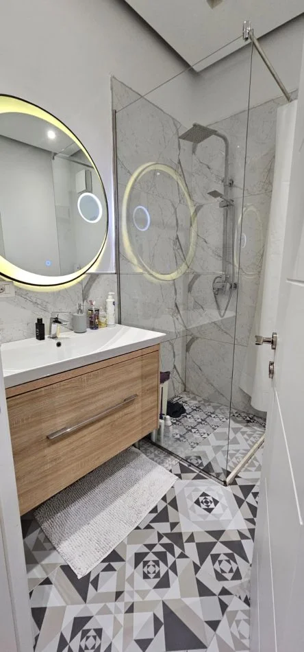 Tirane, shes apartament 1+1+Ballkon Kati 2, 65 m² 137.000 € (KOPSHTI BOTANIK)