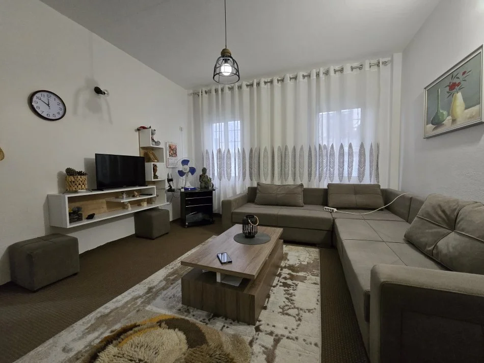 Tirane, shitet shtepi 3 Katshe Kati 3, 274 m² 349.000 € (Laprake)