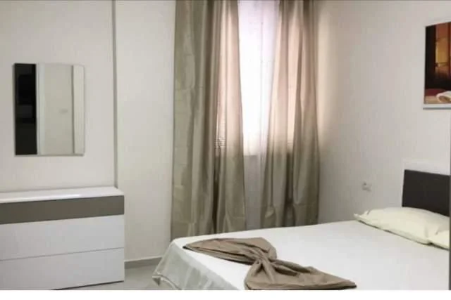 Tirane, jepet me qera apartament 1+1+Ballkon Kati 1, 61 m² 350 € (Fresk, Afer Big Market)