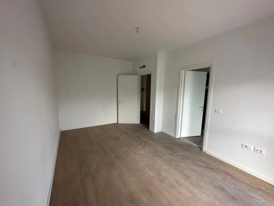 Tirane, shitet apartament 2+1+Ballkon Kati 3, 110 m² 176.000 € (Rruga Don Bosko)