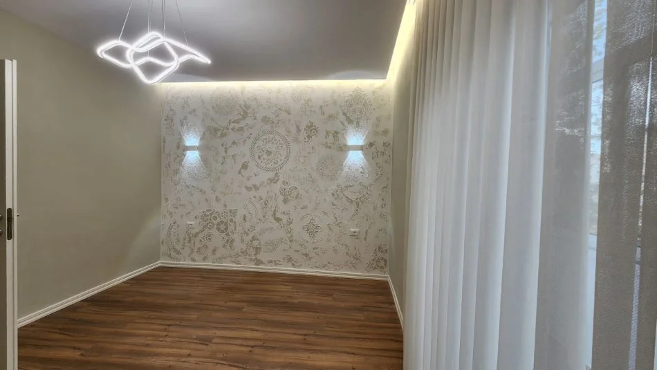 Tirane, shitet apartament 1+1+Ballkon Kati 4, 49 m² 125.000 € (Rruga e Durresit)